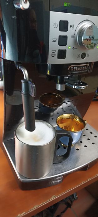 Кофемашина Delonghi Magnifica S из Германии.