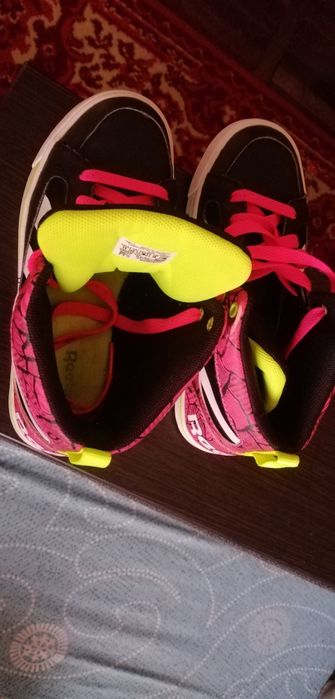 Дитячі фірмові кросовочки