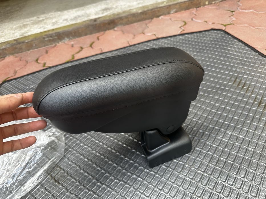 Подлокотник Armcik S1 со сдвижной кришкой для Audi A3 8P 2003-2012