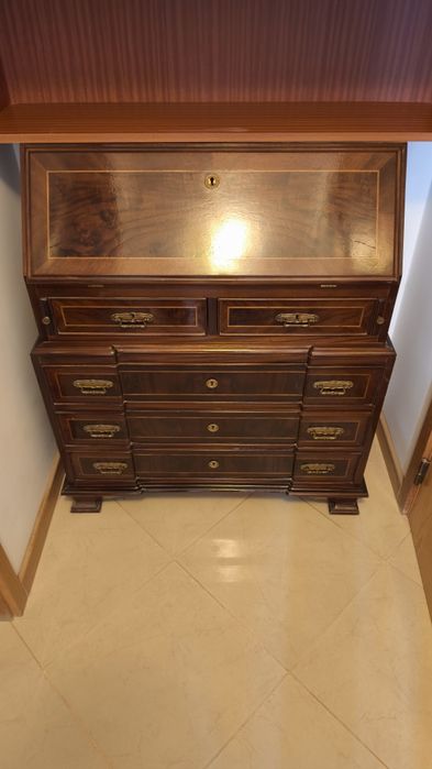 Secretária clássica