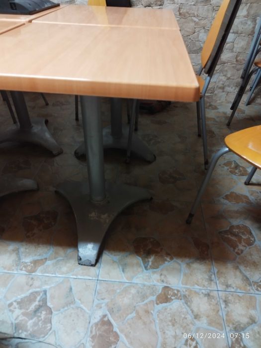 Mesas e Cadeiras