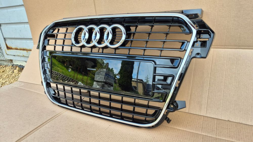 Atrapa Chłodnicy Grill Audi A1 8X0 10-14 OE 8X0853651 Black Połysk Oryg NEW