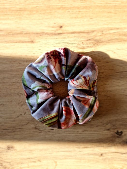 welurowa scrunchie do włosów gumka do włosów handmade prezent