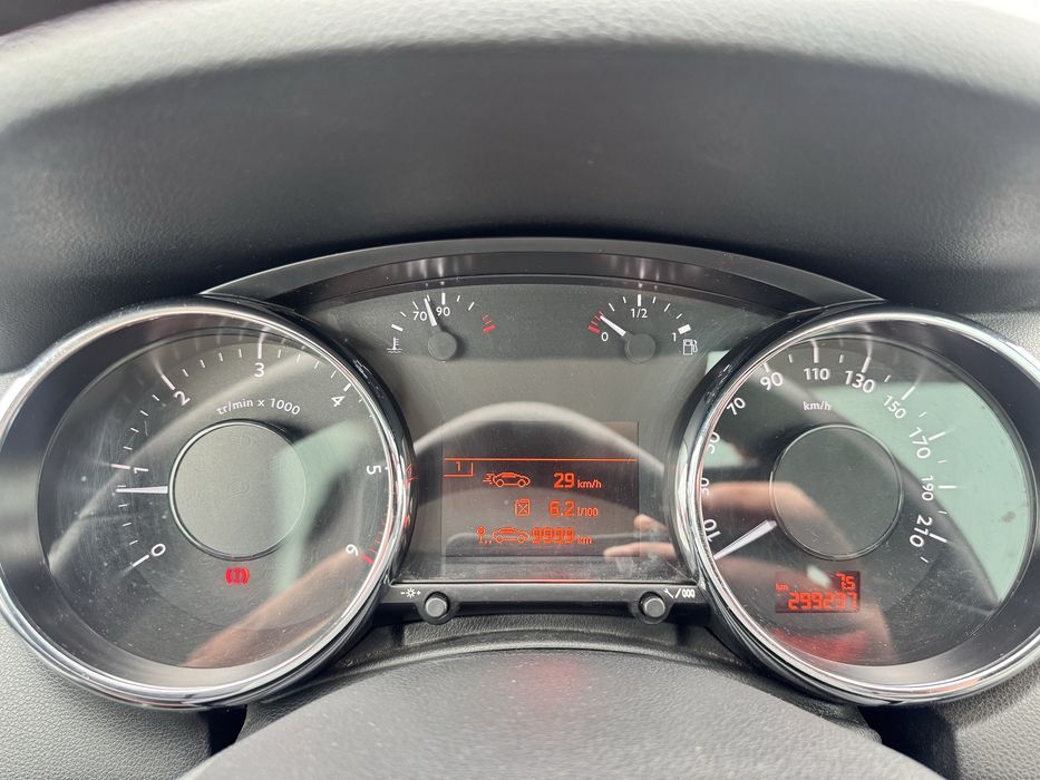 Peugeot 5008 1.6HDi Exclusive 7L