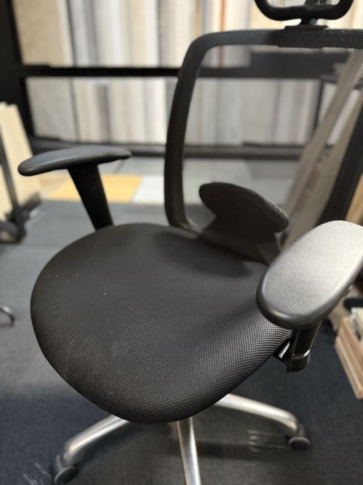 Fotel biurowy obortowy uzywany sprawny