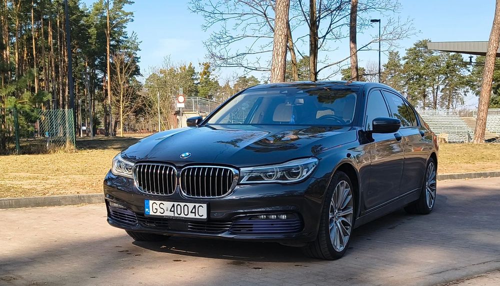 BMW Seria 7 BMW 750LI xDrive 450KM