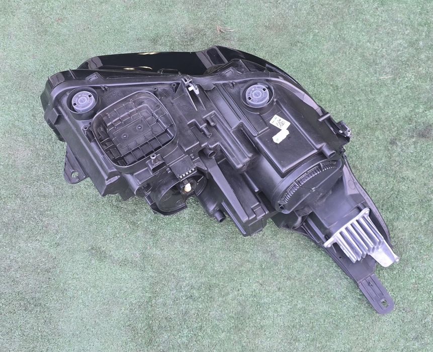 Ótica/Farol esquerdo Opel crossland X (P17)