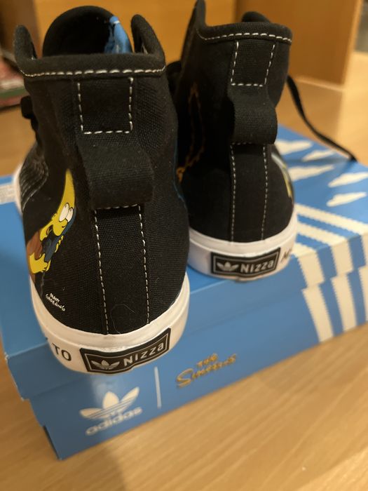 Tenis da Adidas Versao limitada dos Simpsons