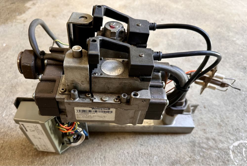 Caldeira roca G100 gas natural 4 conjuntos ( queima)