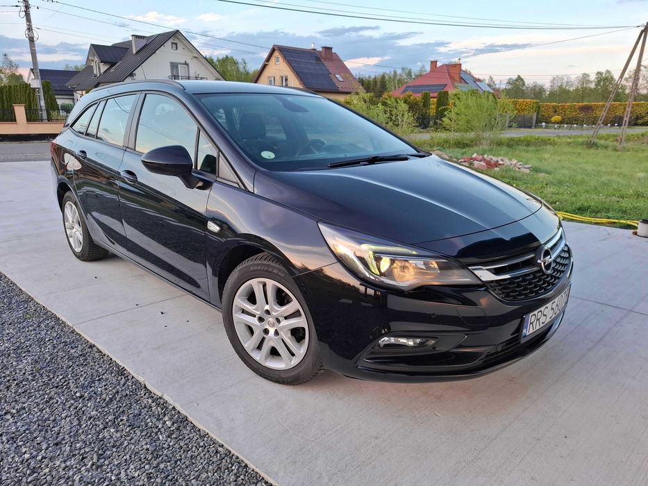 Opel Astra 2018 Bezwypadkowy Nowy rozrząd Bogata Wersja Navi Tempomat itp