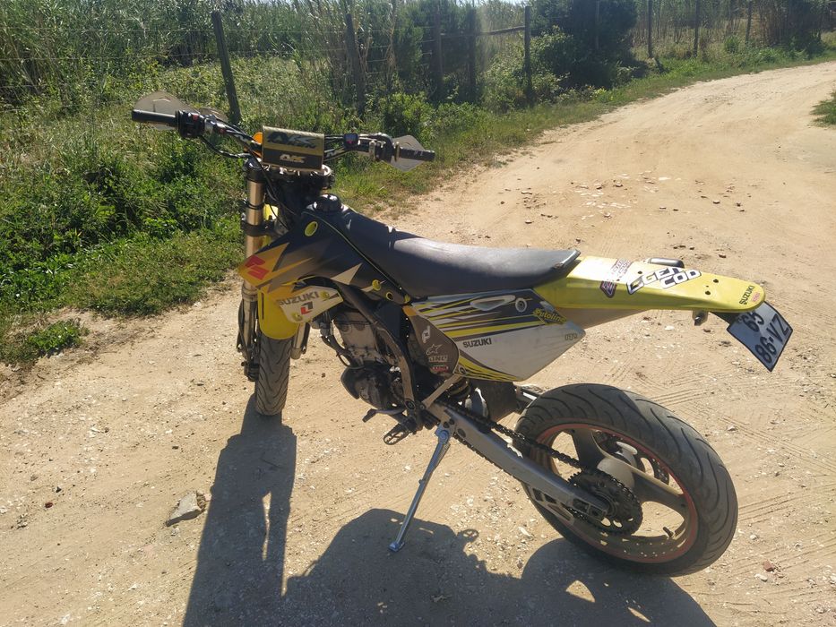 RMz 250  matriculada