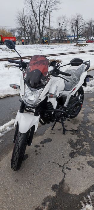Мотоцикл Lifan KP200 (Lifan Irokez)Лифан Ирокез червоний, жовтий, чорн