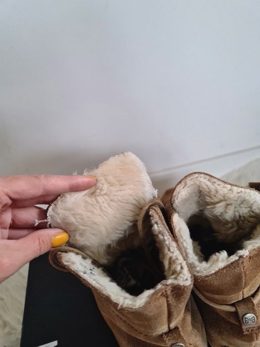 HUB 37 23cm skórzane botki trzewiki wiązane futerko nubuk skóra