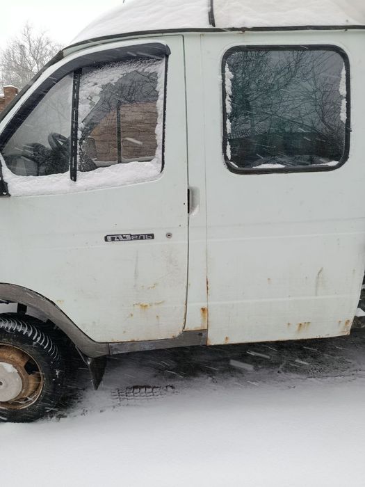 Продам машину на полном ходу,в роботе каждый день,мотор зделаеый,резина хорошая,грозоподёмность 2т,по всем вопросам пишите,звоните