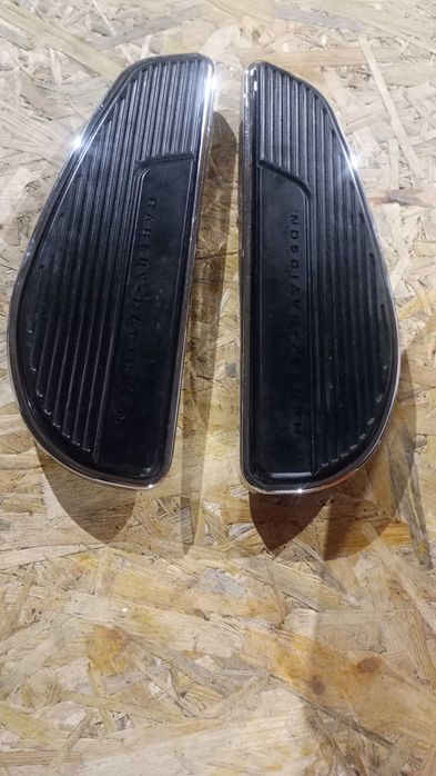 Kpl 2x Podesty podest Harley Davidson Softail Fat Boy FLFB FLFBS M8