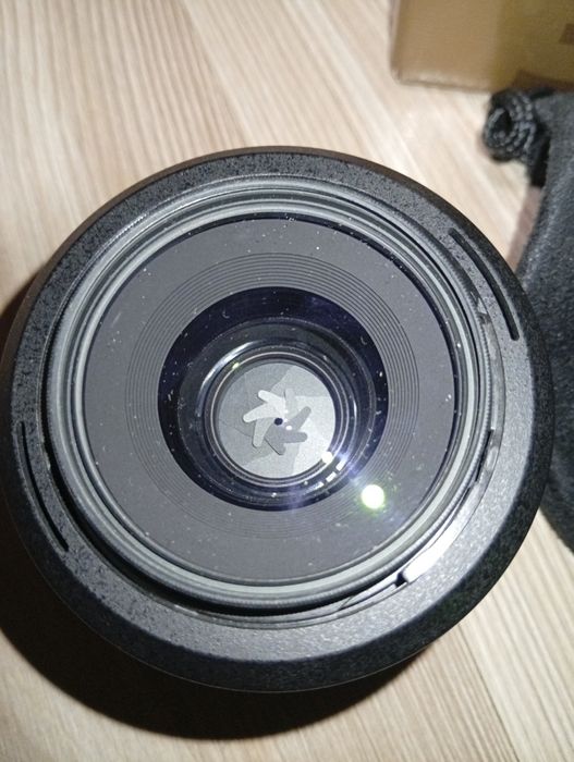 Об’єктив Nikon 35mm f/1.8 DX