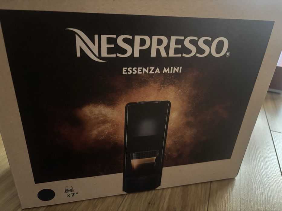 Máquina de Café - Essenza Mini C30