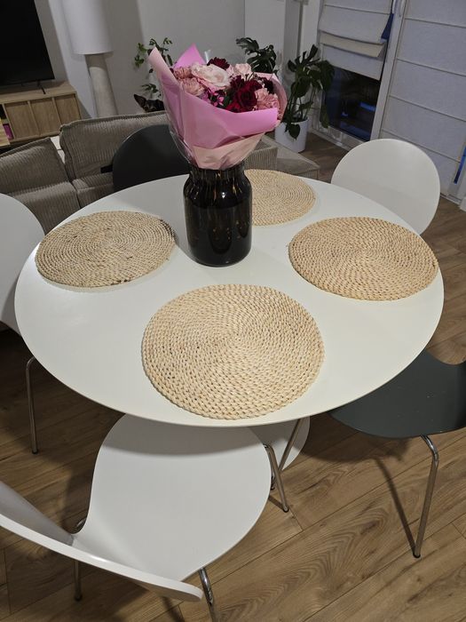 Stół okrągły 110 cm z 5 krzesłami