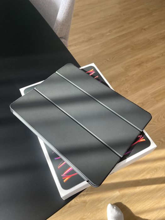 iPad Pro 12,9'' 6ª Geração M2 128GB + Capa oficial
