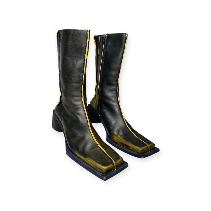 Шкіряні чоботи бренда Miista.