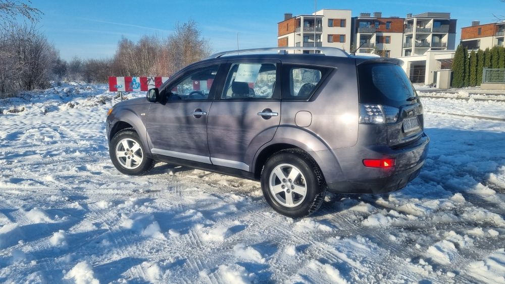 Mitsubishi outlander 2