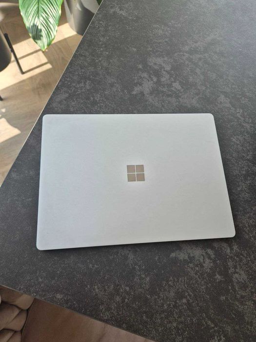 Laptop Microsoft SURFACE 1769 8 GB/128 GB srebrny