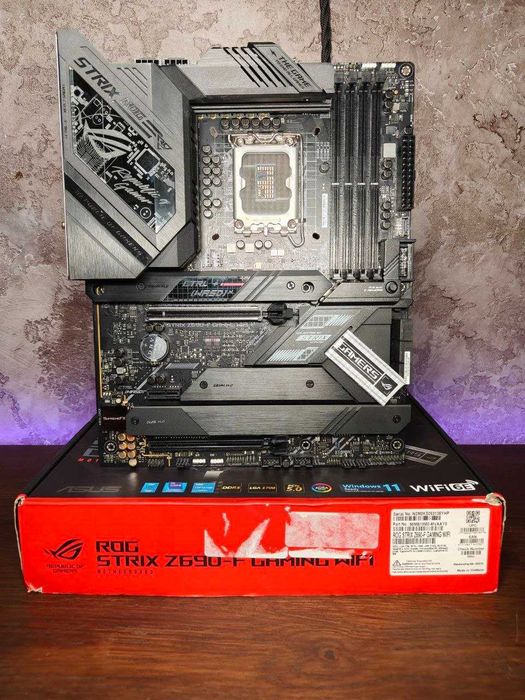 Материнська плата Asus Rog Strix Z690-F Gaming Wifi (LGA1700) 12-13-14