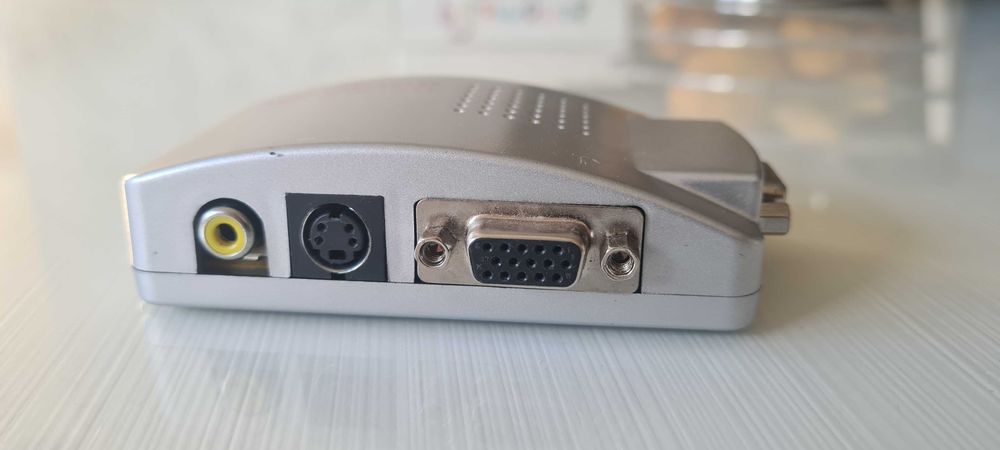 Adaptador/Conversor VGA para AV Video RCA e S-Video com Cabos e Manual