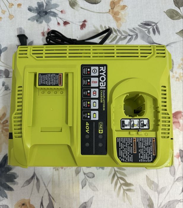 Зарядний пристрій RYOBI ONE+ 40V