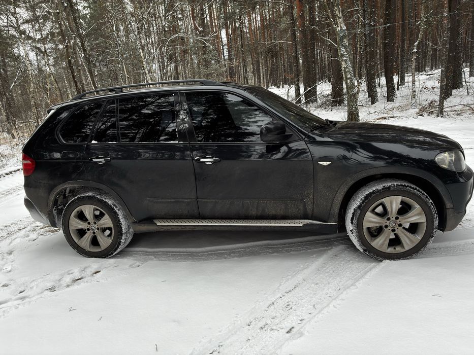 Продам BMW X5 e70 срочно !!