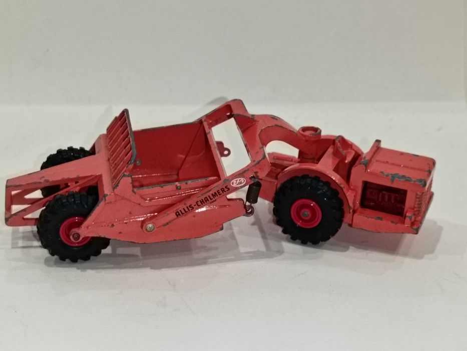 Matchbox King Size Allis-Chalmers Motor Scraper