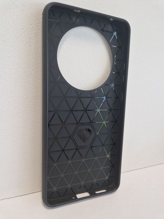 Futerał Carbon do Oppo Reno 12 F 5G czarny
Design inspirowany motoryza