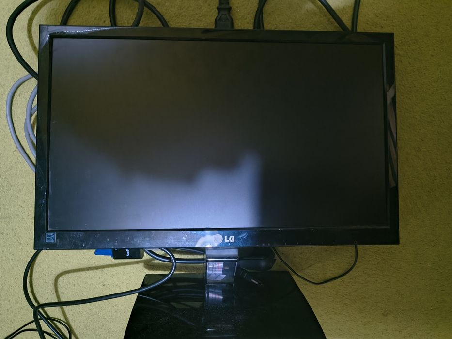 Sprzedam monitor i klawiaturę