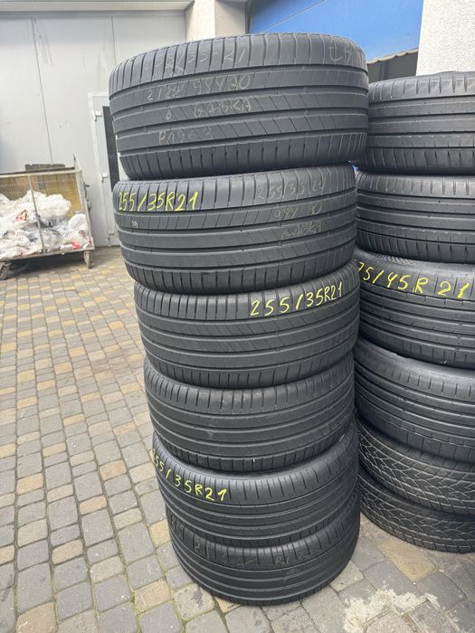 255/35 R21 Bridgestone, Pirelli