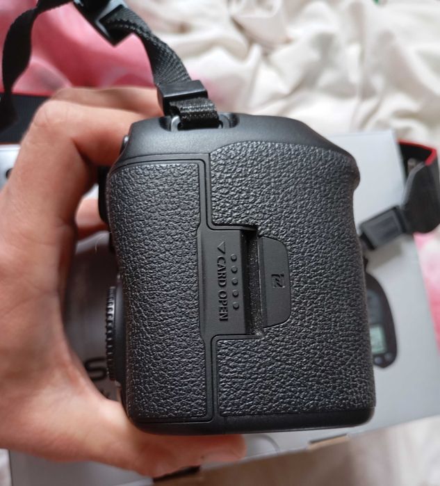 Canon 5D Mark IV body (33к.пробег)