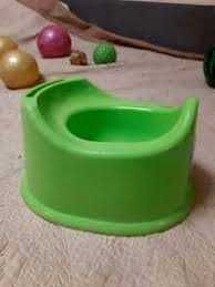 продам горшки детские пластмассовые, детское сиденье на унитаз мягкое