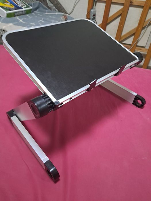 Подставка под ноутбук или планшет