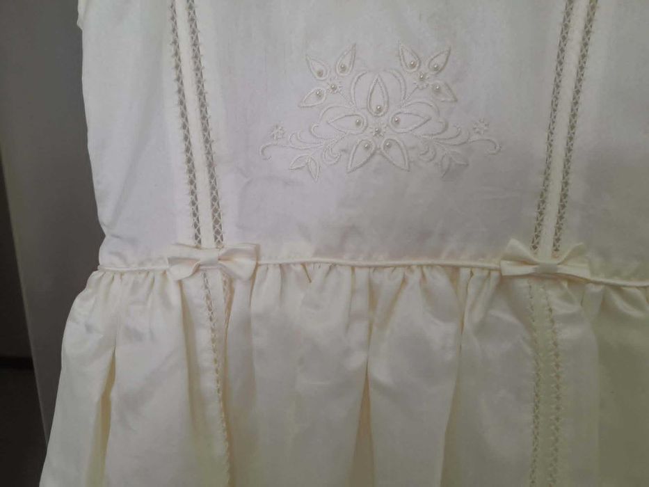 Vestido de comunhão para 8/9 anos.