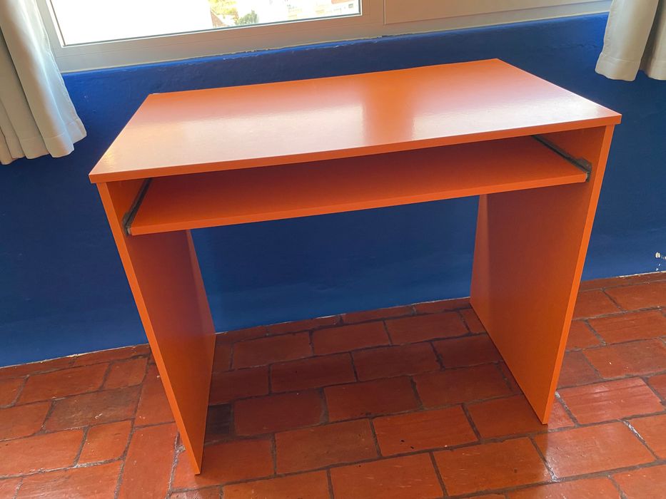 Escrevaninha laranja64585174862465120