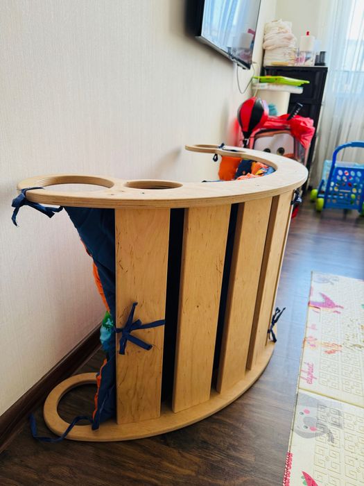 Дітяче ліжечко гойдалка