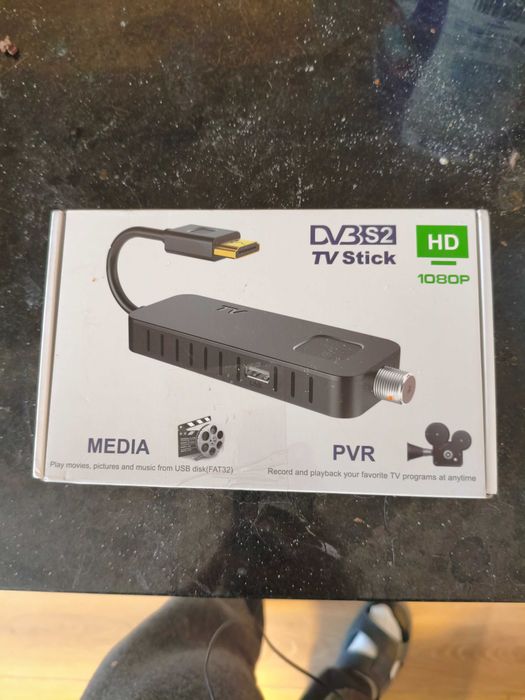 tuner / odbiornik satelitarny DVB-S2 w formie „sticka”