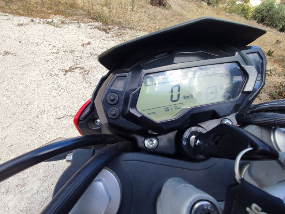 Benelli BN 125cc (2019) – Apenas 7.617 km – Revisão Feita – Excelente Estado