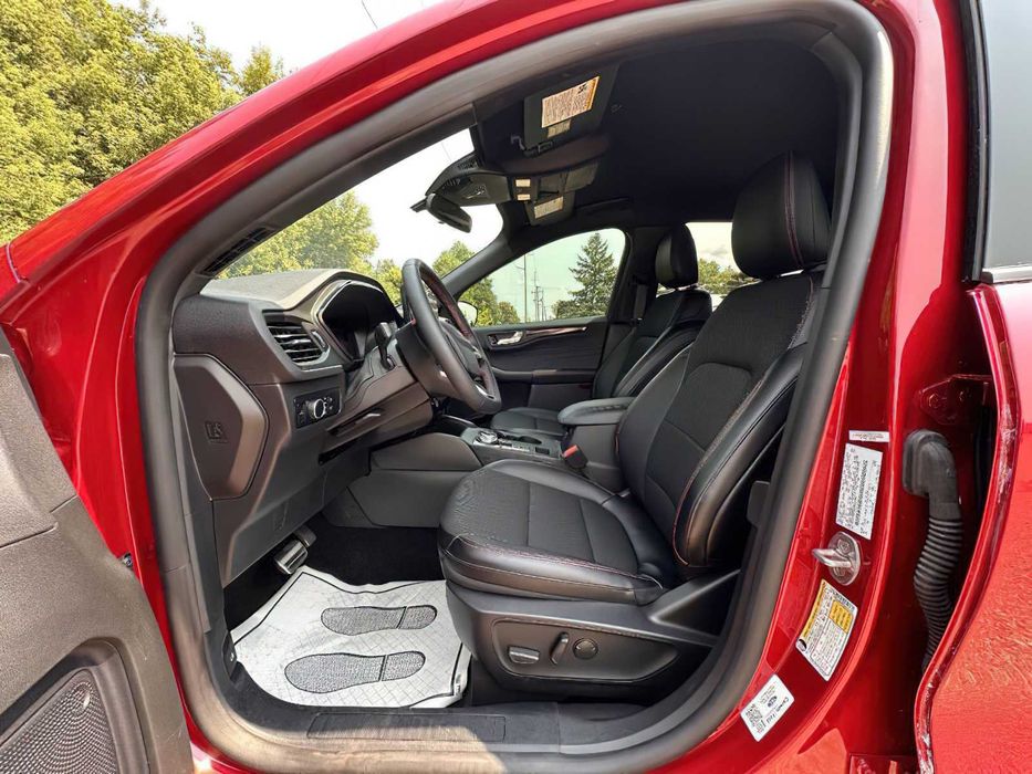 Ford Escape      2024