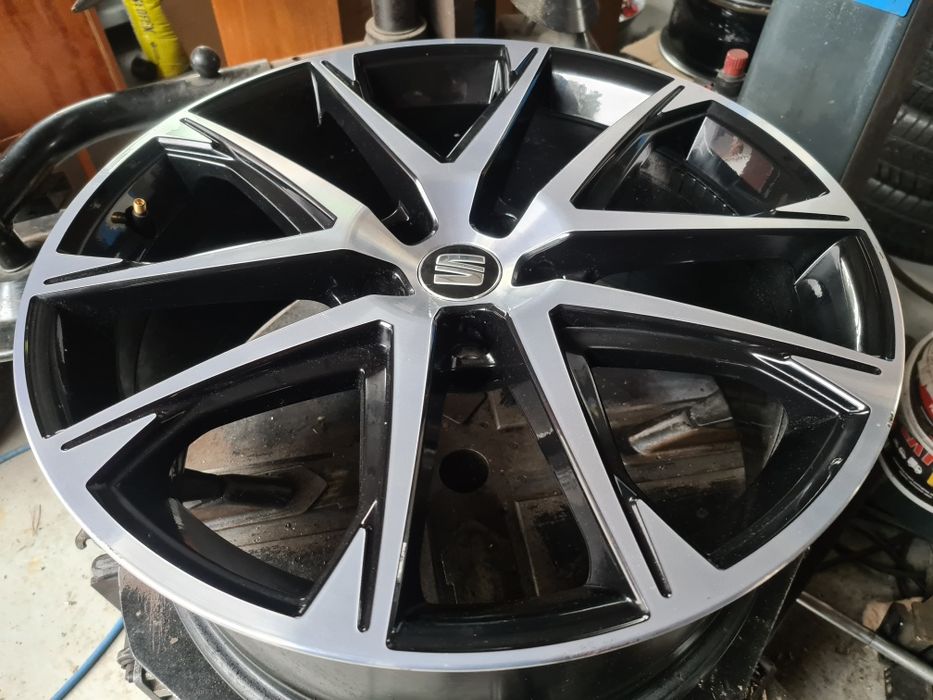 Felgi 5x112 8x19et45 Oem Seat