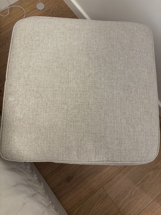 Podnózek , pufa  ikea