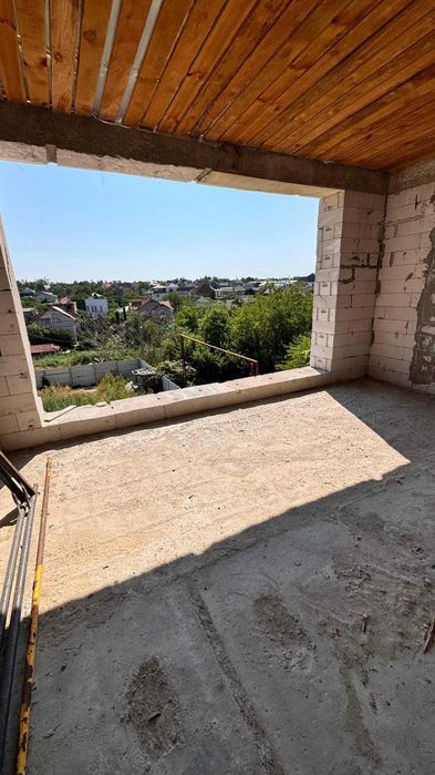 Продам дом на Червоном хуторе 2 этажный 7 соток