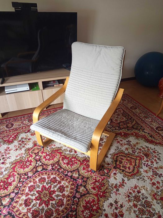 Cadeira de balanço POANG , da IKEA , com apoio para os pés opcional. Estado de novo.
