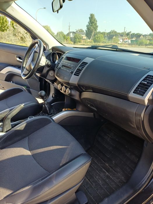 Mitsubishi outlender 2.0