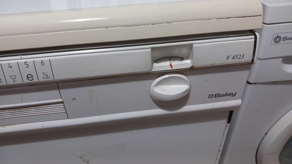 Máquina de lavar loiça Balay V4523 usada