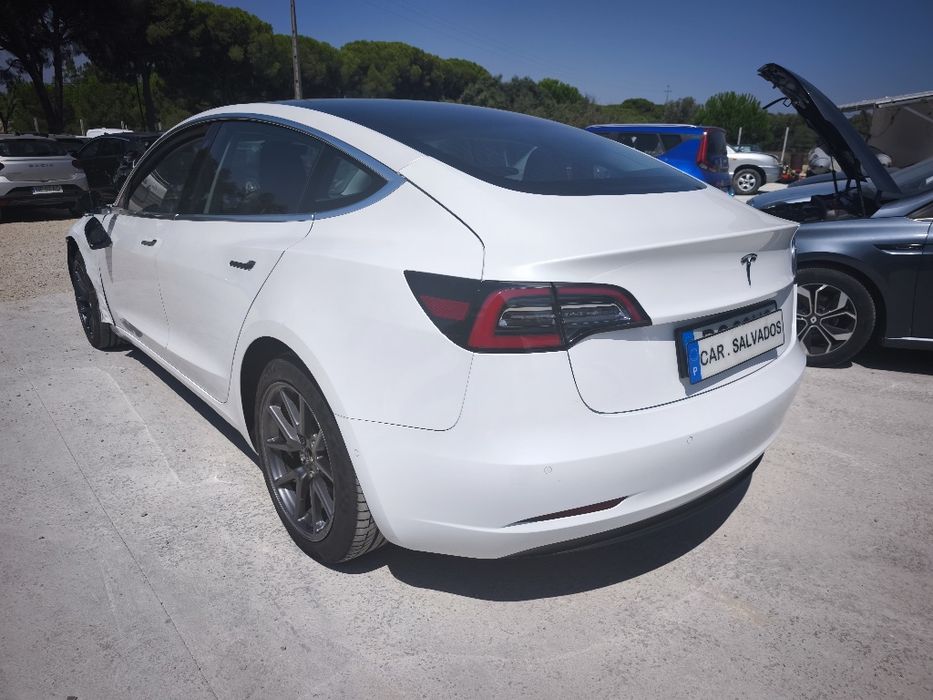 Tesla 3 standard plus